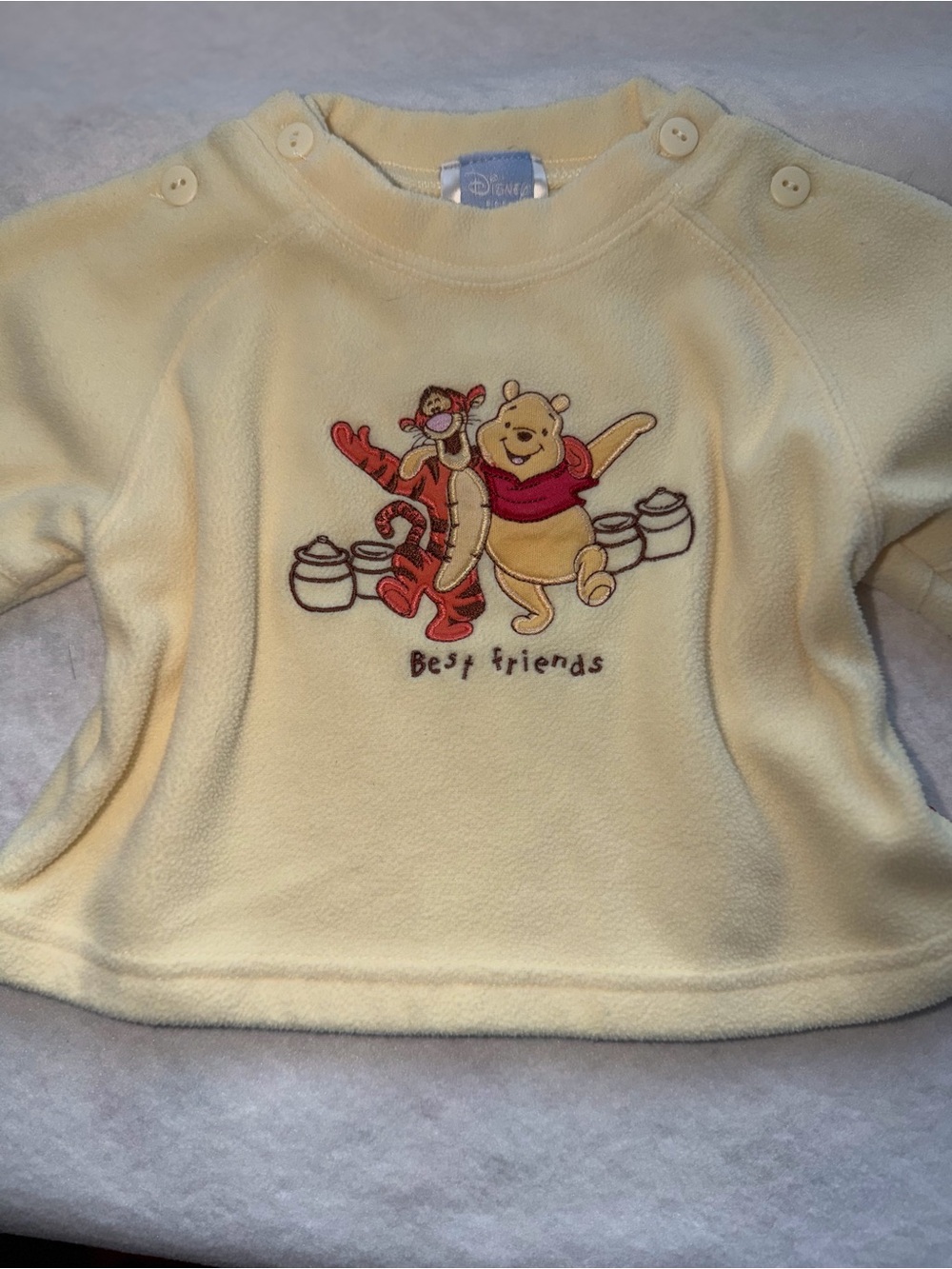 Vtg 90's - Y2K Disney Baby Yellow Winnie the Pooh 'Best Friends' Fleece Top
